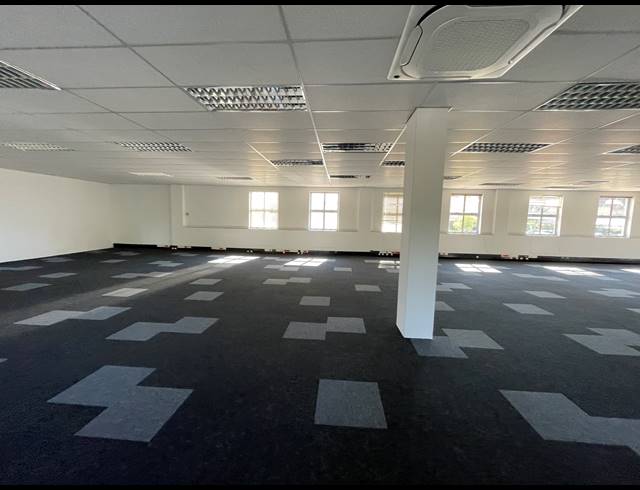279M² OFFICE TO LET IN BRYANSTON